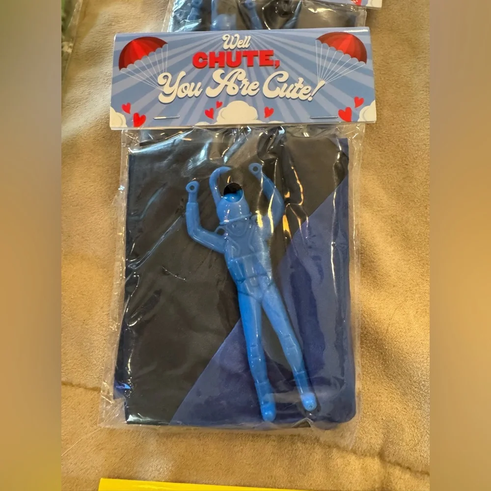 Colorful Climbing Figures Party Favors 14 in all parachute 🪂 men! Nwt